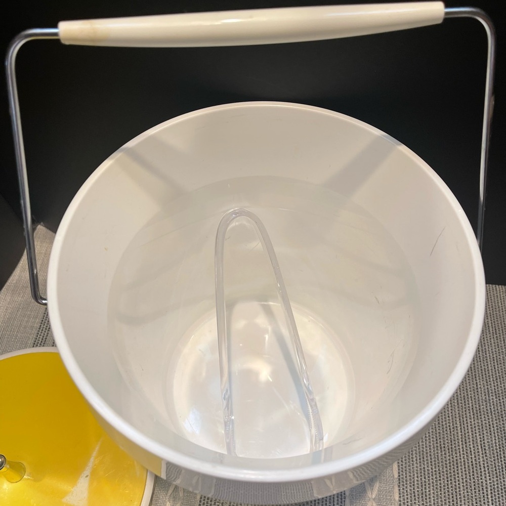 Mid Century Vintage 70's Bright Yellow Lucite Ice Bucket Lid - Picture 5 of 11